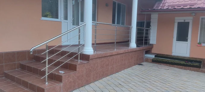 Balustradă de pridvor cu bare orizontale B-003 — GNV METAL