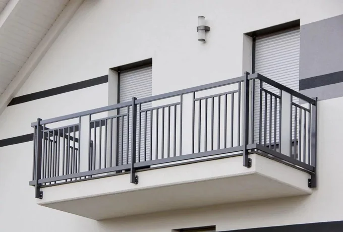 Balustradă de balcon cu montanți verticali B-006 — GNV METAL