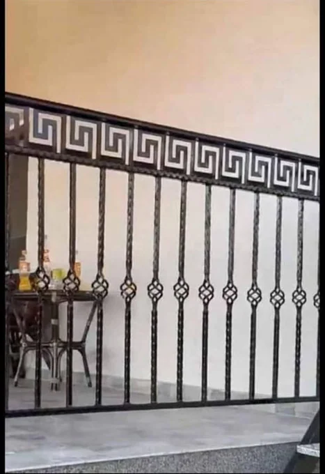Balustradă cu noduri romboidale și meandru B-022 — GNV METAL