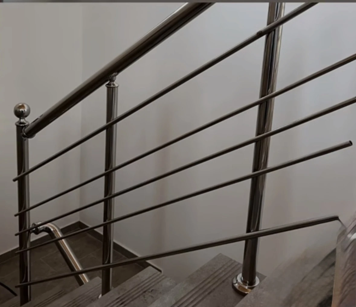 Balustradă inox cu capete sferice B-030 — GNV METAL