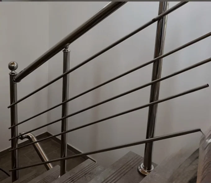 Balustradă inox cu capete sferice B-030 — GNV METAL