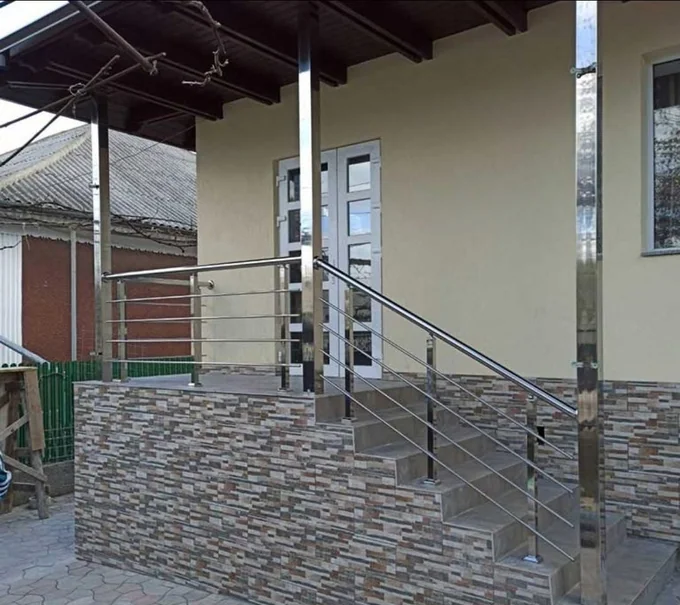 Balustradă inox pentru pridvor acoperit B-034 — GNV METAL