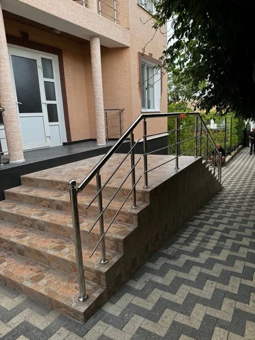 Balustradă pentru pridvor larg cu secțiune laterală B-037 — GNV METAL
