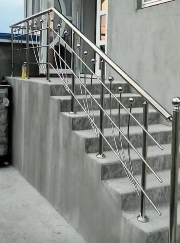 Balustradă de scară cu intrare curbată dublă B-040 — GNV METAL