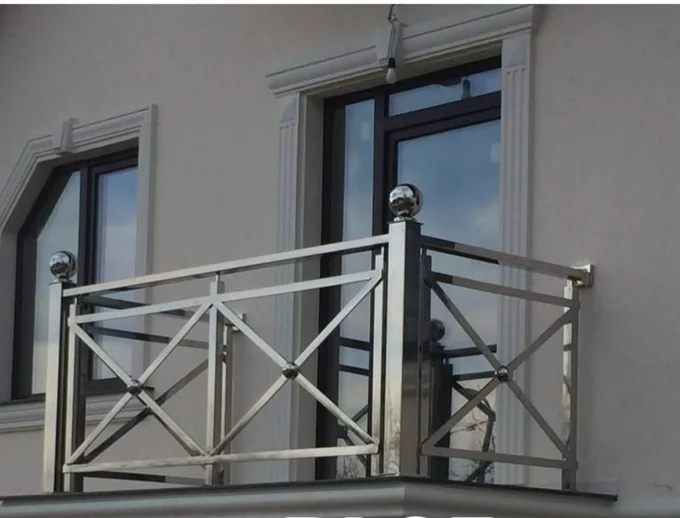 Balustradă inox de balcon cu cruci diagonale B-041 — GNV METAL