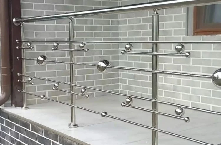 Balustradă inox cu bile și mână curentă dreaptă B-044 — GNV METAL