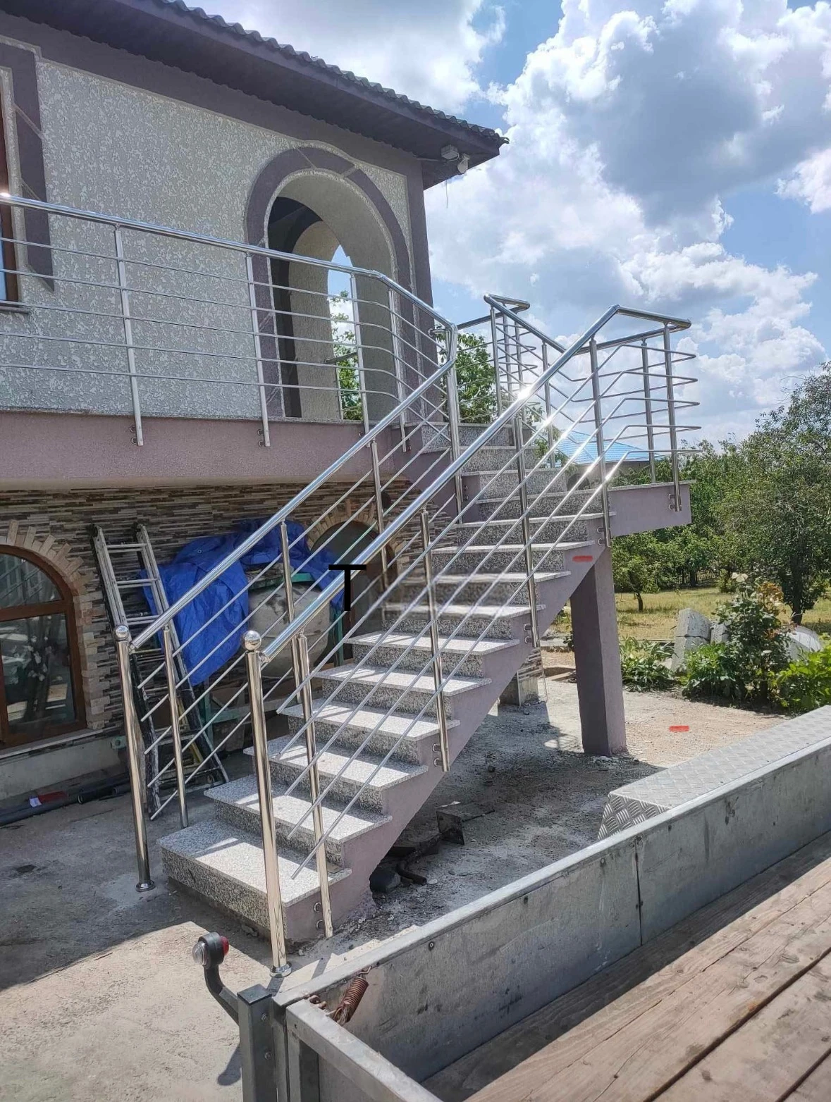 Balustradă inox pentru scară exterioară înaltă B-045 — GNV METAL