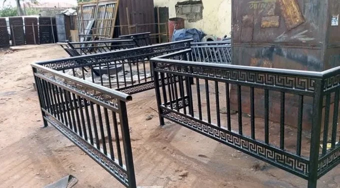 Ansamblu de balustrade de colț cu ornament grecesc B-053 — GNV METAL