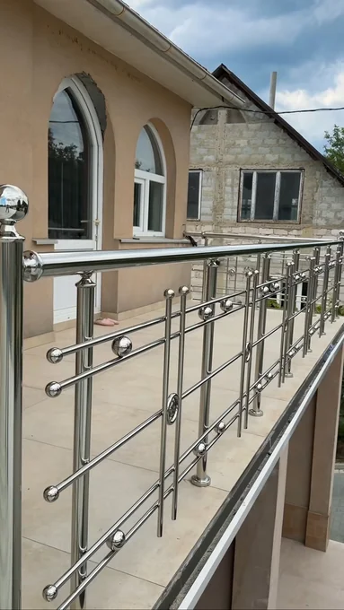 Balustradă inox de terasă cu inserții sferice B-062 — GNV METAL