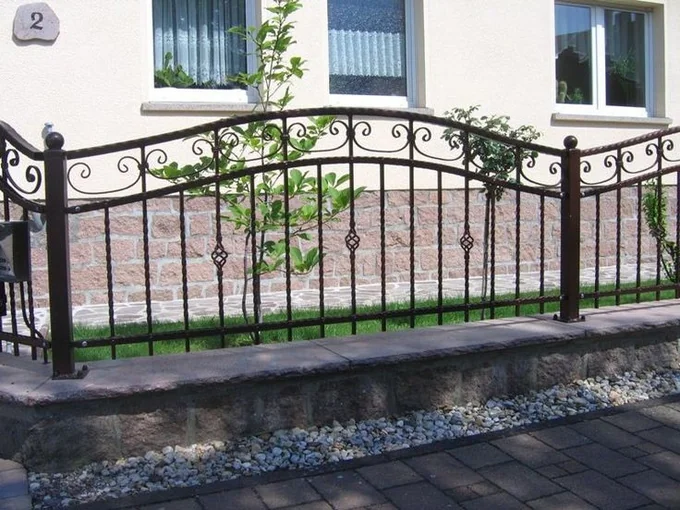 Panou ondulat de gard cu volute mici G-008 — GNV METAL