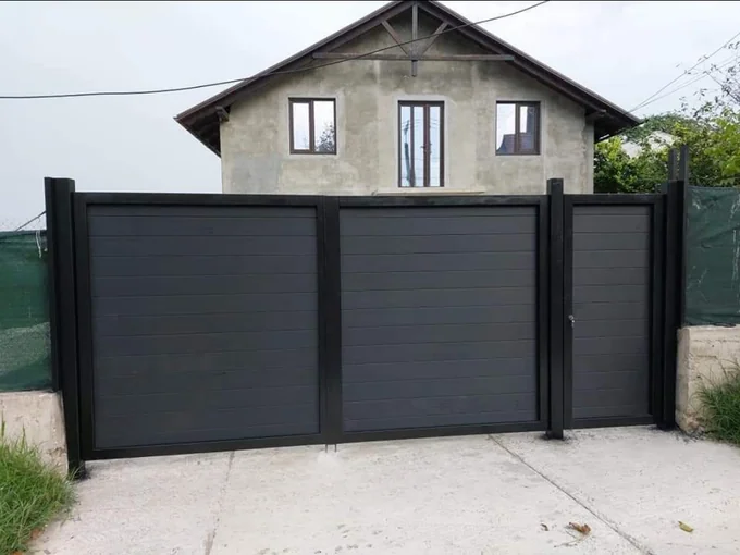 Poartă opacă cu umplere orizontală P-001 — GNV METAL