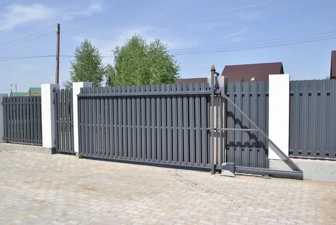 Poartă culisantă cu bare verticale P-036 — GNV METAL